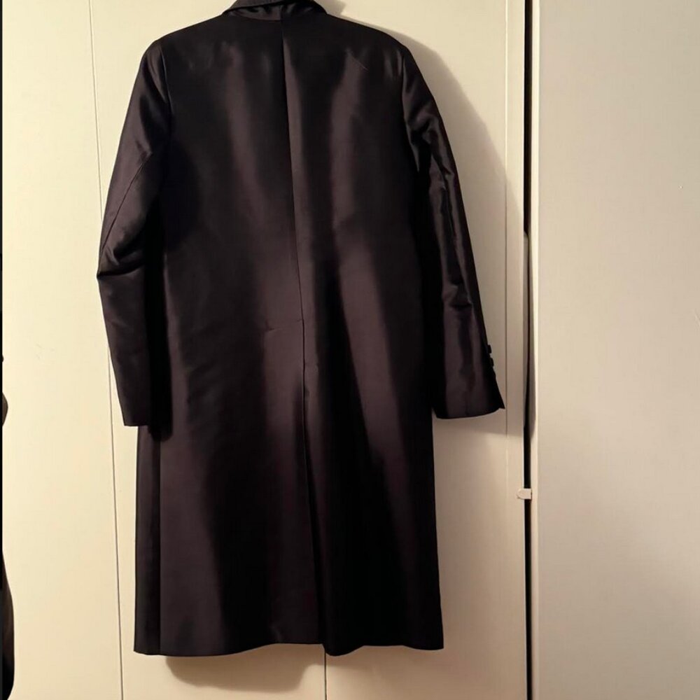 BEAUTIFUL DKNY silk and wool coat with pockets and cloth covered buttons - Picture 7 of 8
